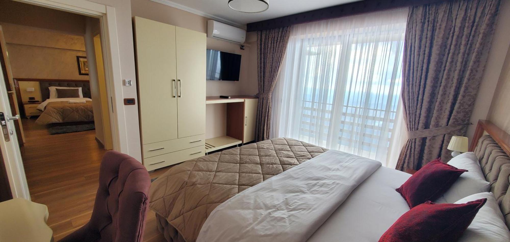 Hotel Panorama Dajti エクステリア 写真