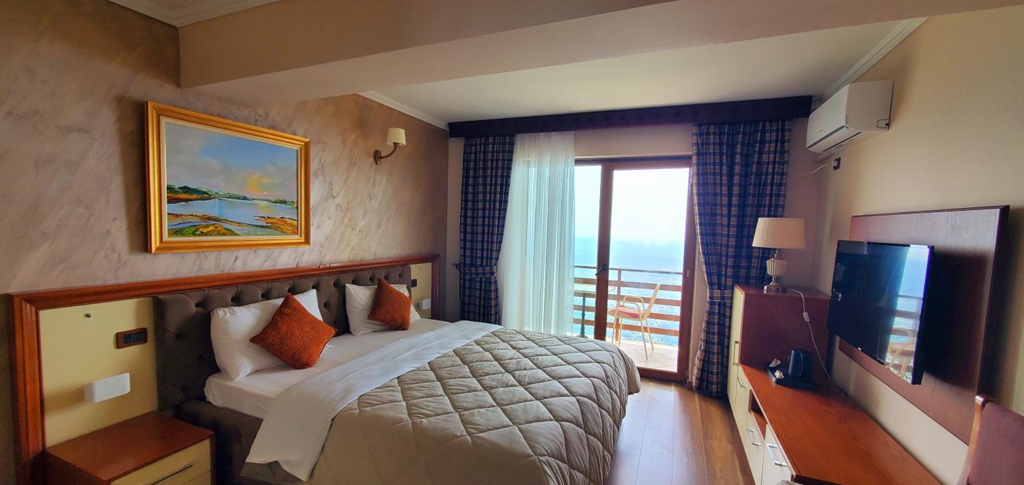 Hotel Panorama Dajti エクステリア 写真