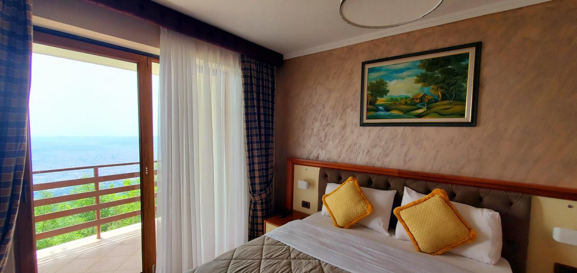 Hotel Panorama Dajti エクステリア 写真