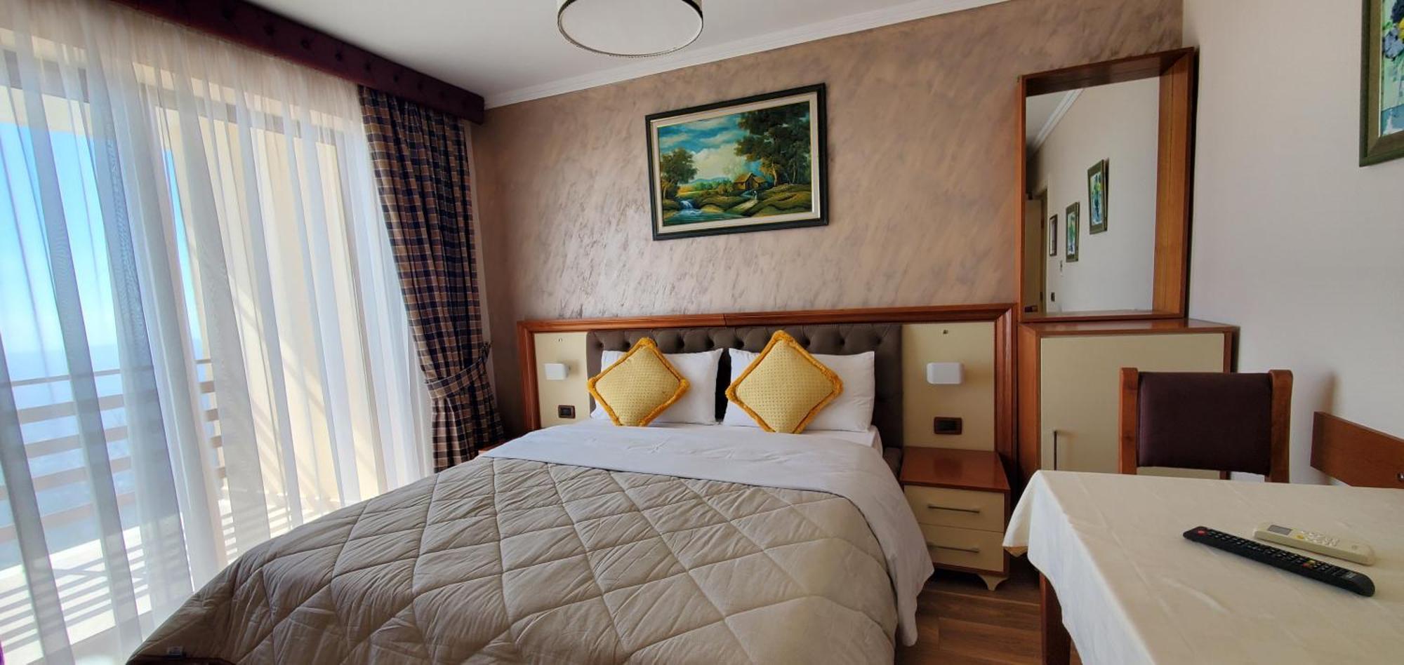 Hotel Panorama Dajti エクステリア 写真